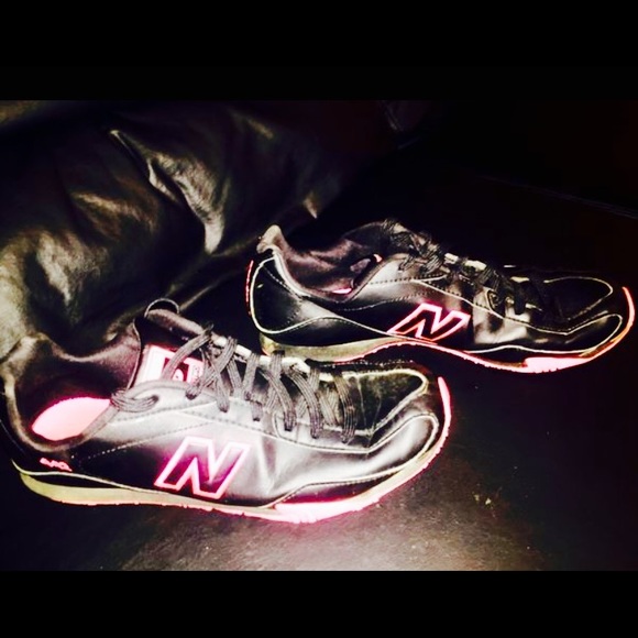 Women's NB shoes - Picture 3 of 3